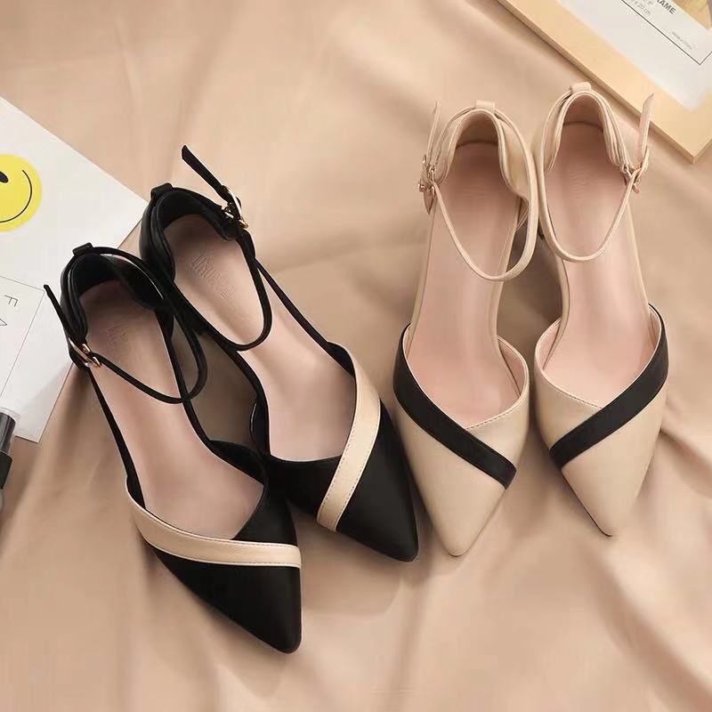 Leather Classic Strap - أحذية نسائية كلاسيكية بكعب مربع مدبب