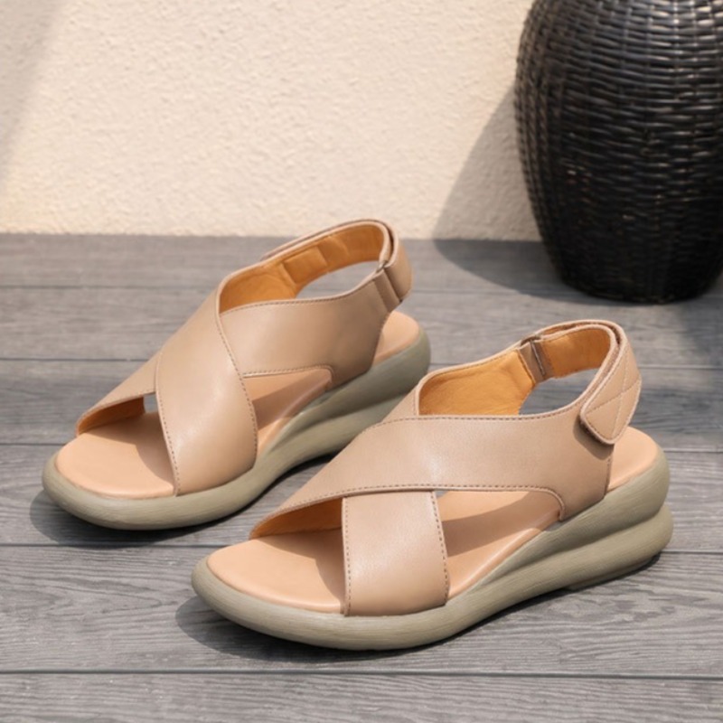 Leather Classic Strap - أحذية نسائية كلاسيكية فاخرة من الجلد