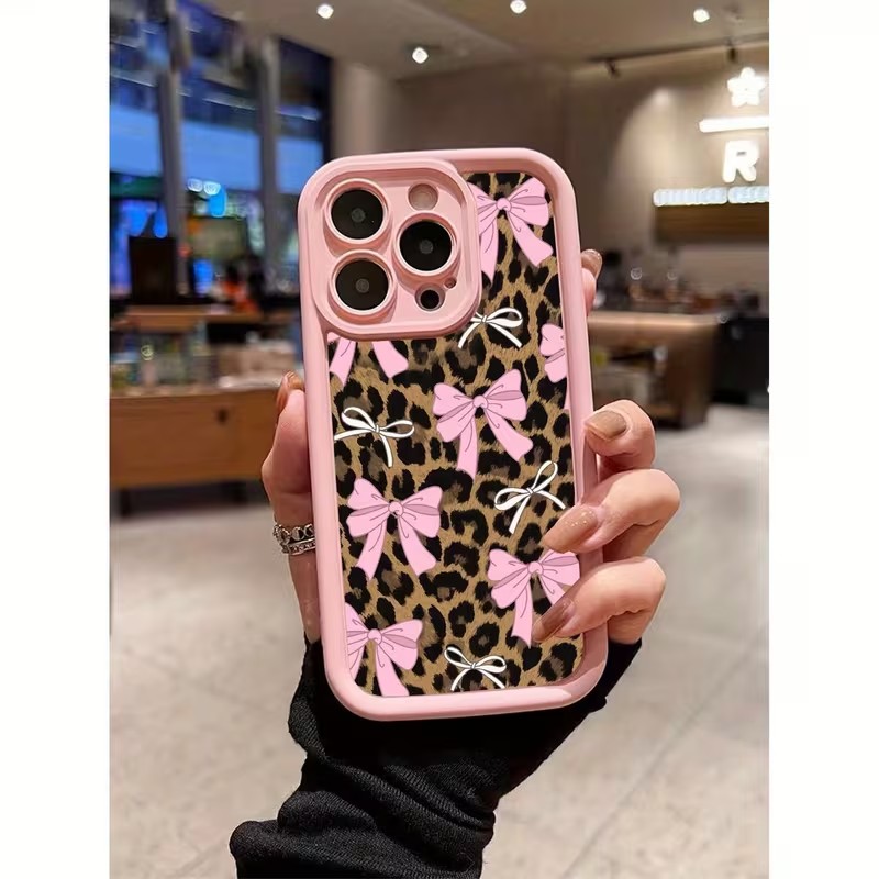 غطاء هاتف بنقشة الفهد مع فيونك - مراجعة Apple Iphone 15 Pro Max وسعره